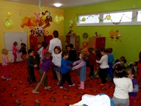 ... učíme sa tance na karneval :)